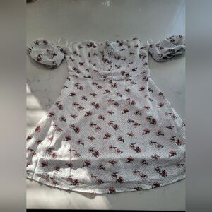 Essue White Top with Tags